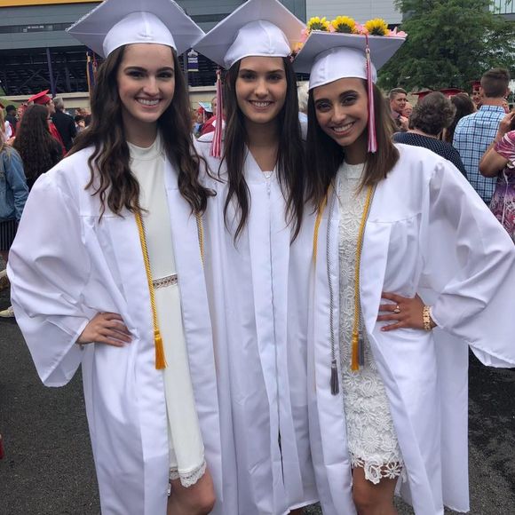 Meet your Posher, Olivia - Picture 1 of 1